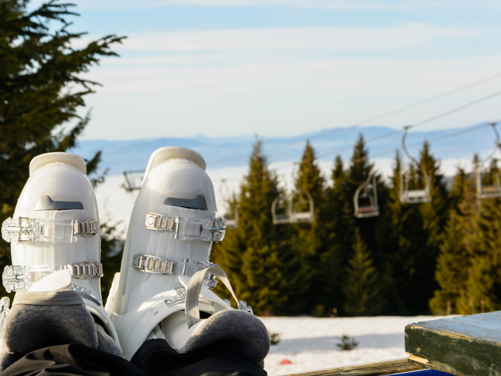 des_chaussure_de_ski_occasion_homme_blanches